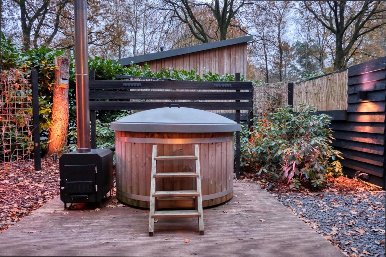 Lodge In Een Bosrijke Omgeving Met Hottub & Sauna Opt Rheezerveen Bagian luar foto