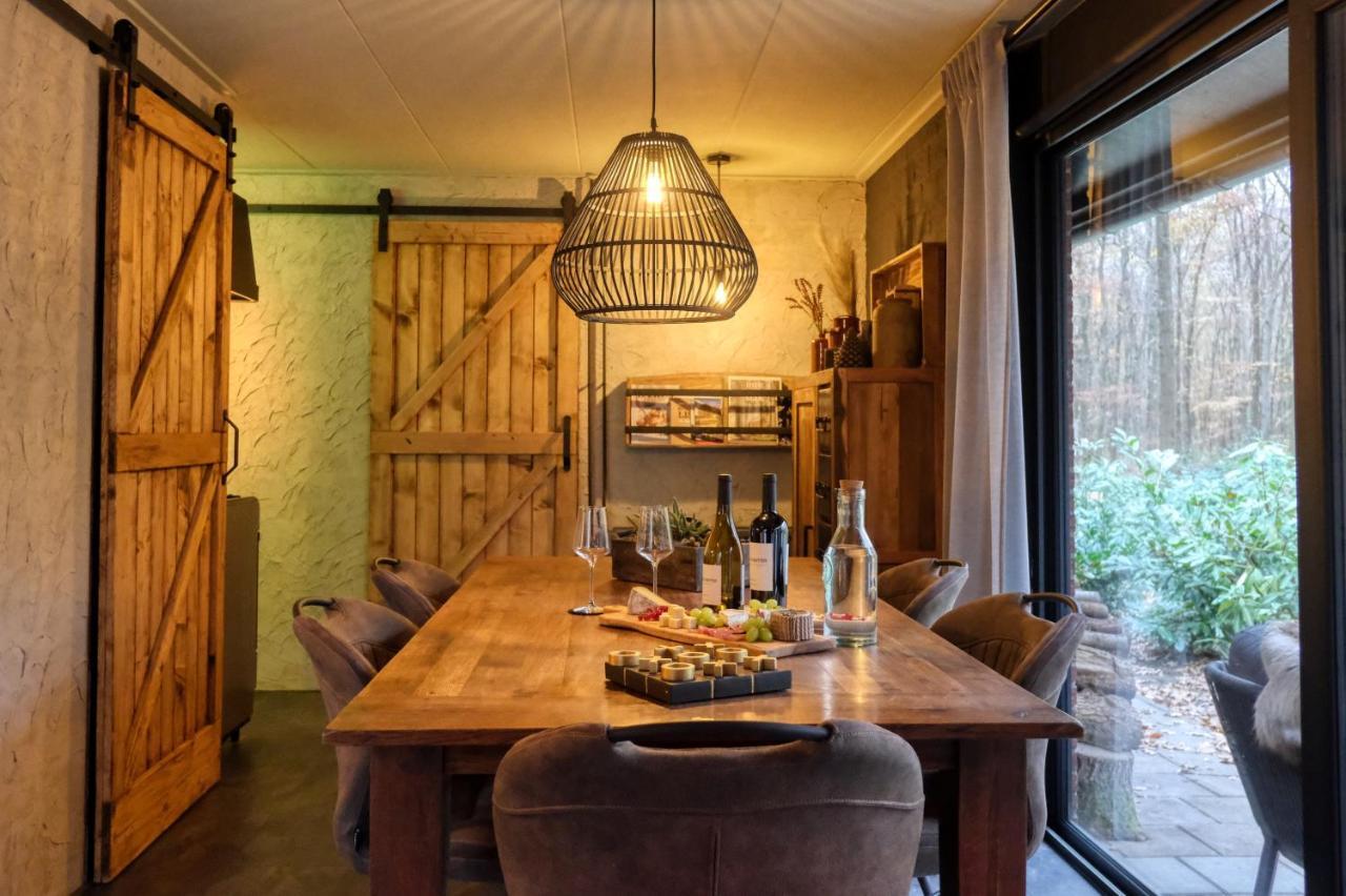 Lodge In Een Bosrijke Omgeving Met Hottub & Sauna Opt Rheezerveen Bagian luar foto