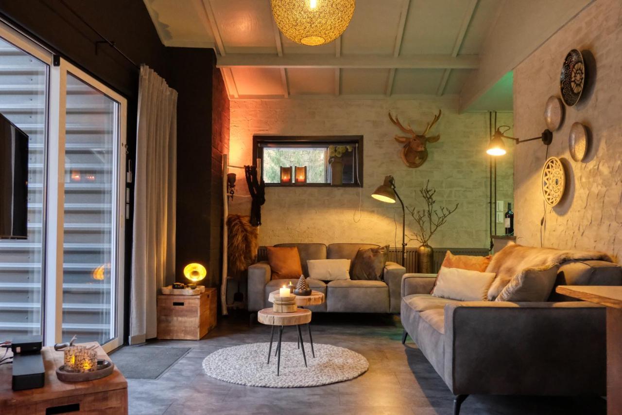 Lodge In Een Bosrijke Omgeving Met Hottub & Sauna Opt Rheezerveen Bagian luar foto