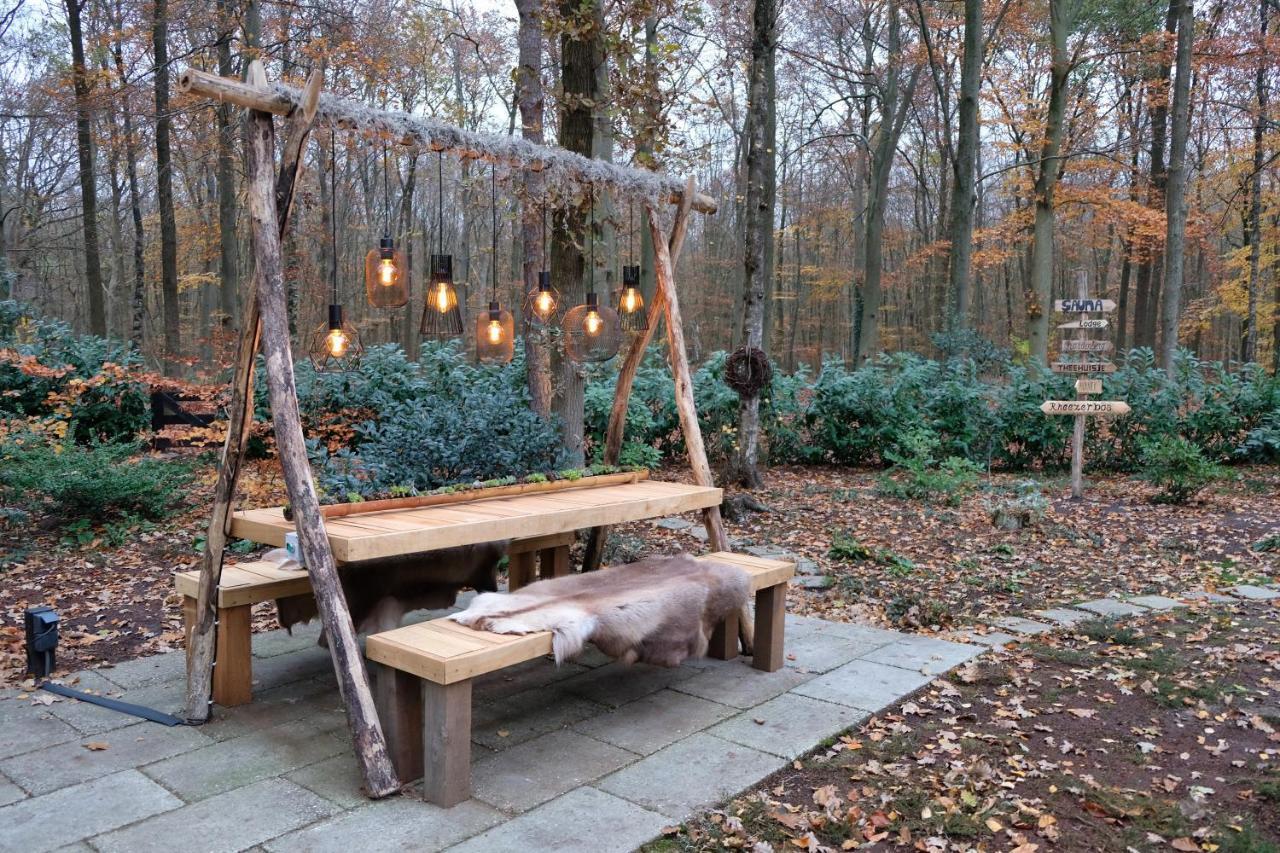 Lodge In Een Bosrijke Omgeving Met Hottub & Sauna Opt Rheezerveen Bagian luar foto