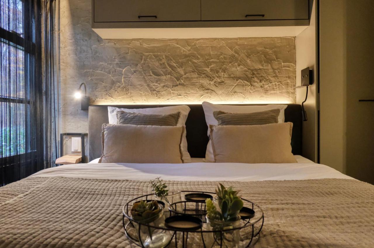 Lodge In Een Bosrijke Omgeving Met Hottub & Sauna Opt Rheezerveen Bagian luar foto