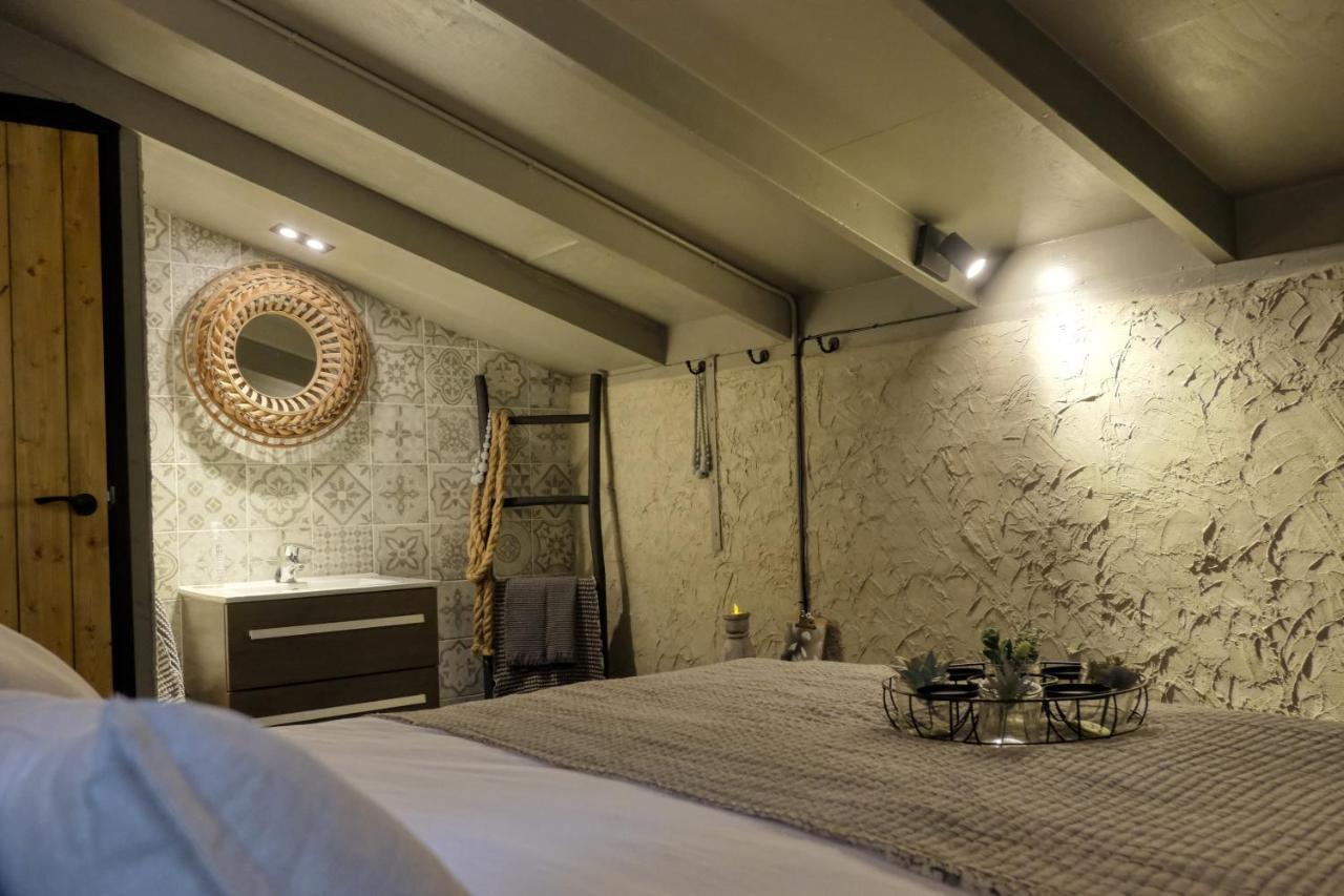 Lodge In Een Bosrijke Omgeving Met Hottub & Sauna Opt Rheezerveen Bagian luar foto